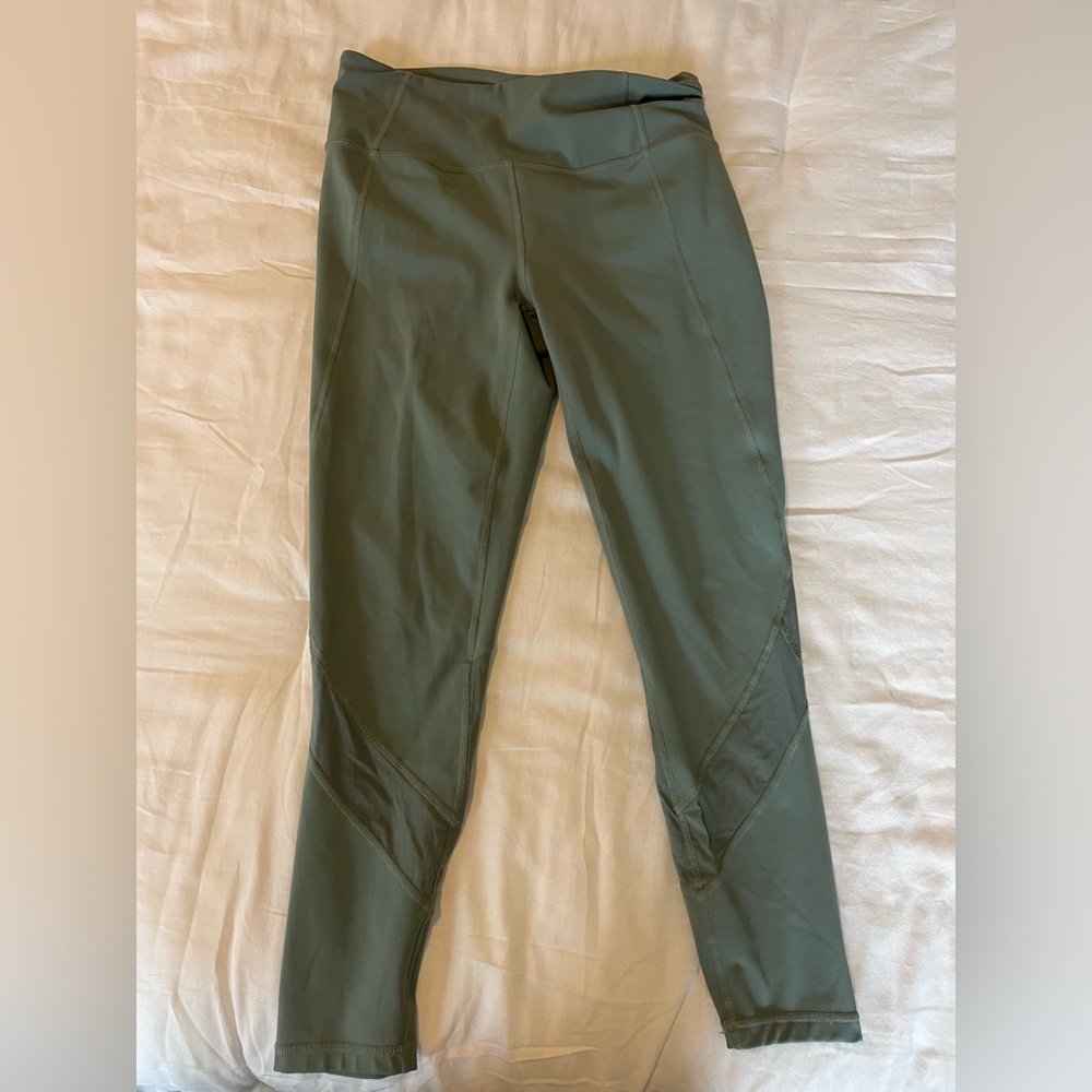Athleta Mesh Cut-Out 7/8 Leggings, Green, Medium